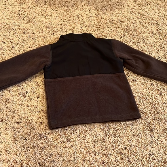 NWOT Carter’s brand baby boy’s fleece pullover size 12 months - Picture 4 of 4